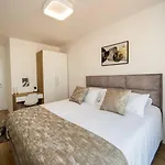 With Beautiful View, Modern Furnishing & Pool بودْسْتغانا