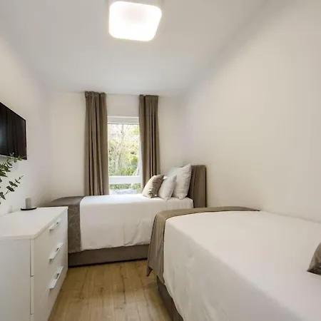 Apartment With Beautiful View, Modern Furnishing & Pool *
