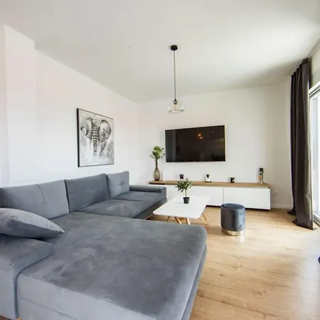 With Beautiful View, Modern Furnishing & Pool *