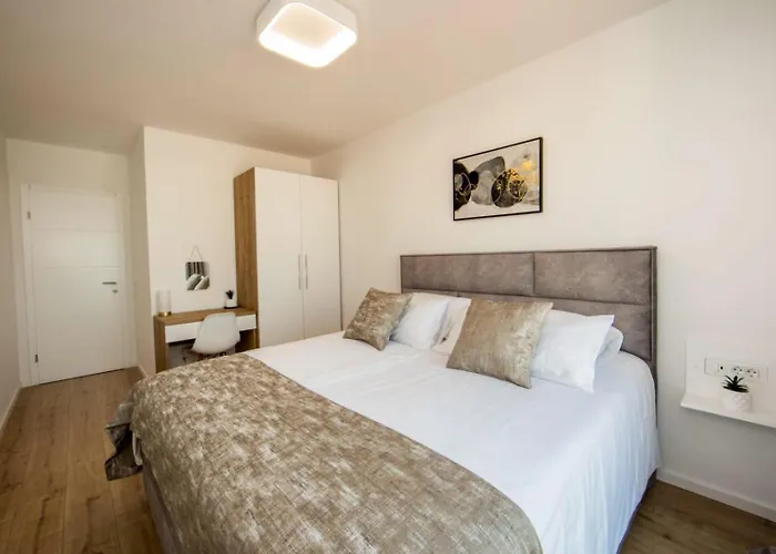 With Beautiful View, Modern Furnishing & Pool Podstrana